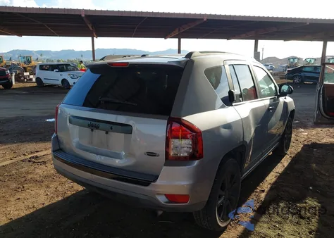 2015 Jeep Compass Altitude Edition z USA, uszkodzony, nr VIN 1C4NJCBA5FD210136